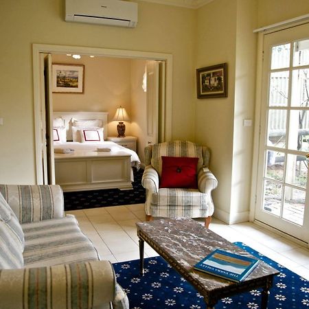 Holly Lane Mews Motel ยาร์ราเกลน ภายนอก รูปภาพ