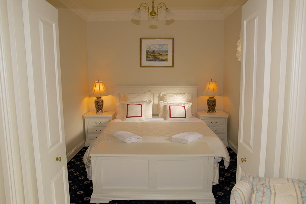 Holly Lane Mews Motel ยาร์ราเกลน ภายนอก รูปภาพ