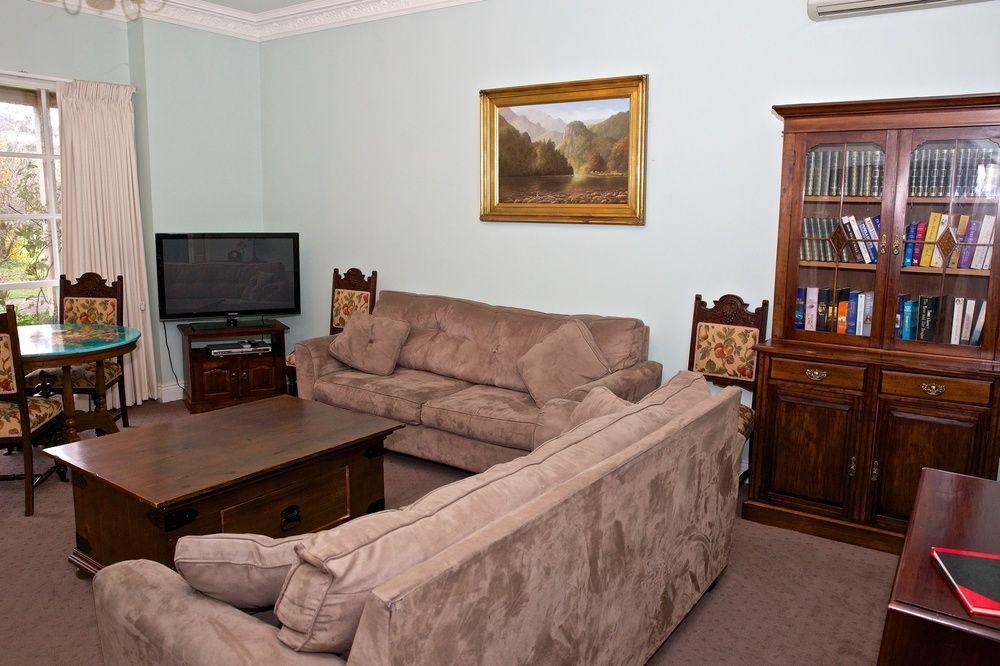 Holly Lane Mews Motel ยาร์ราเกลน ภายนอก รูปภาพ