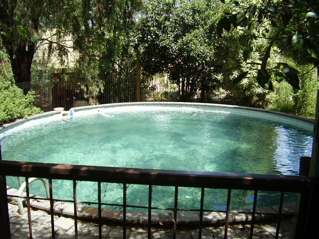 Holly Lane Mews Motel ยาร์ราเกลน ภายนอก รูปภาพ