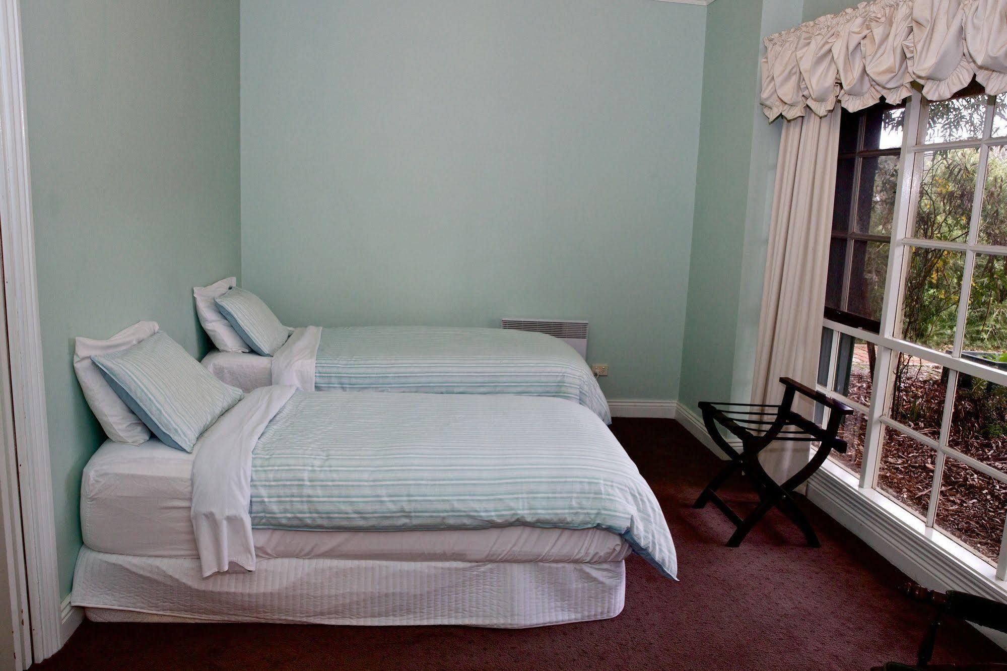 Holly Lane Mews Motel ยาร์ราเกลน ภายนอก รูปภาพ