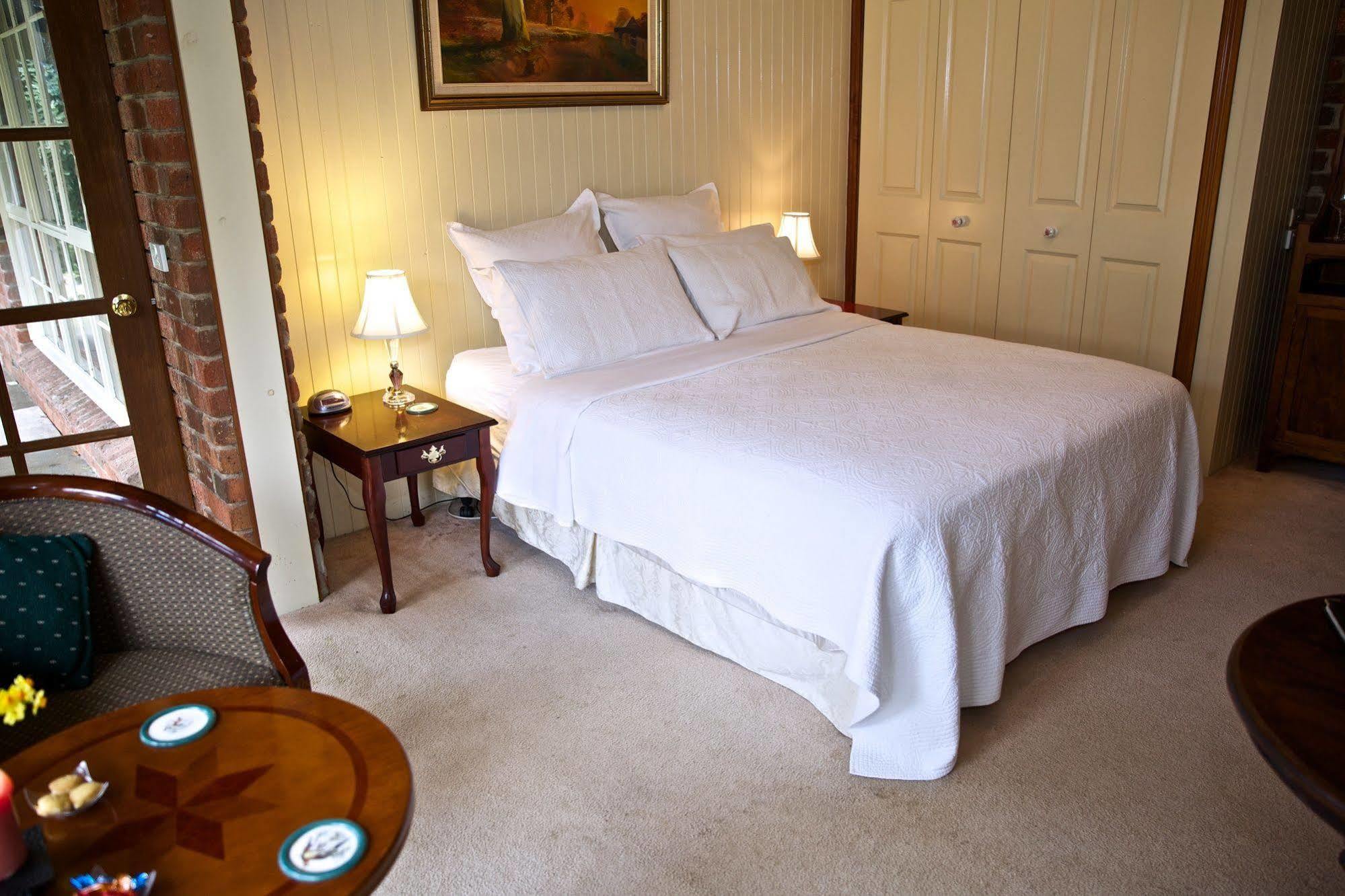 Holly Lane Mews Motel ยาร์ราเกลน ภายนอก รูปภาพ