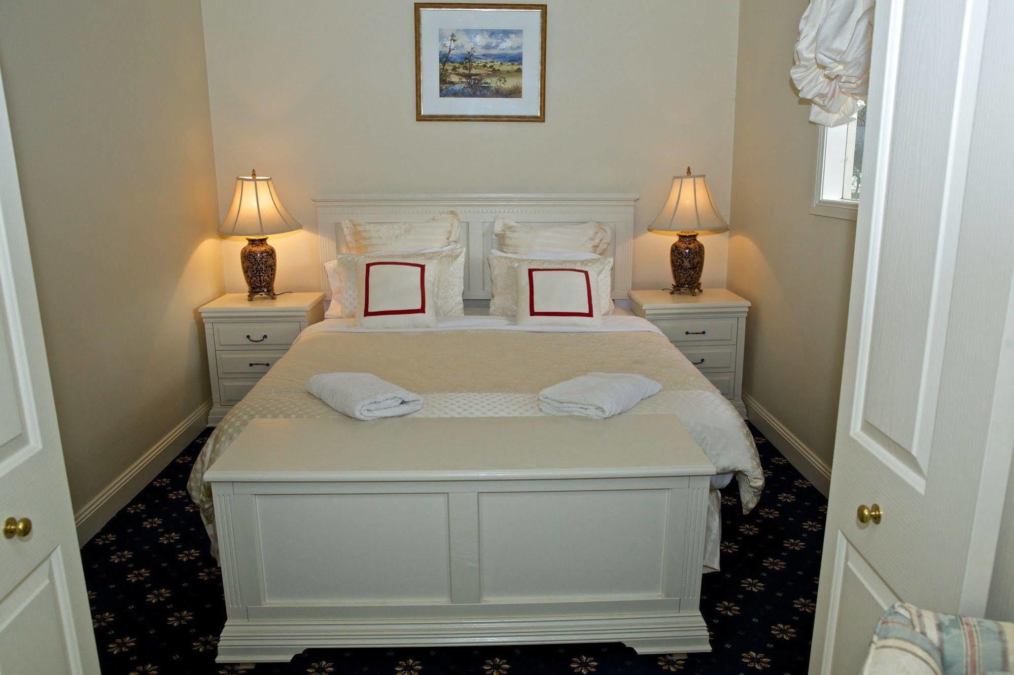Holly Lane Mews Motel ยาร์ราเกลน ภายนอก รูปภาพ