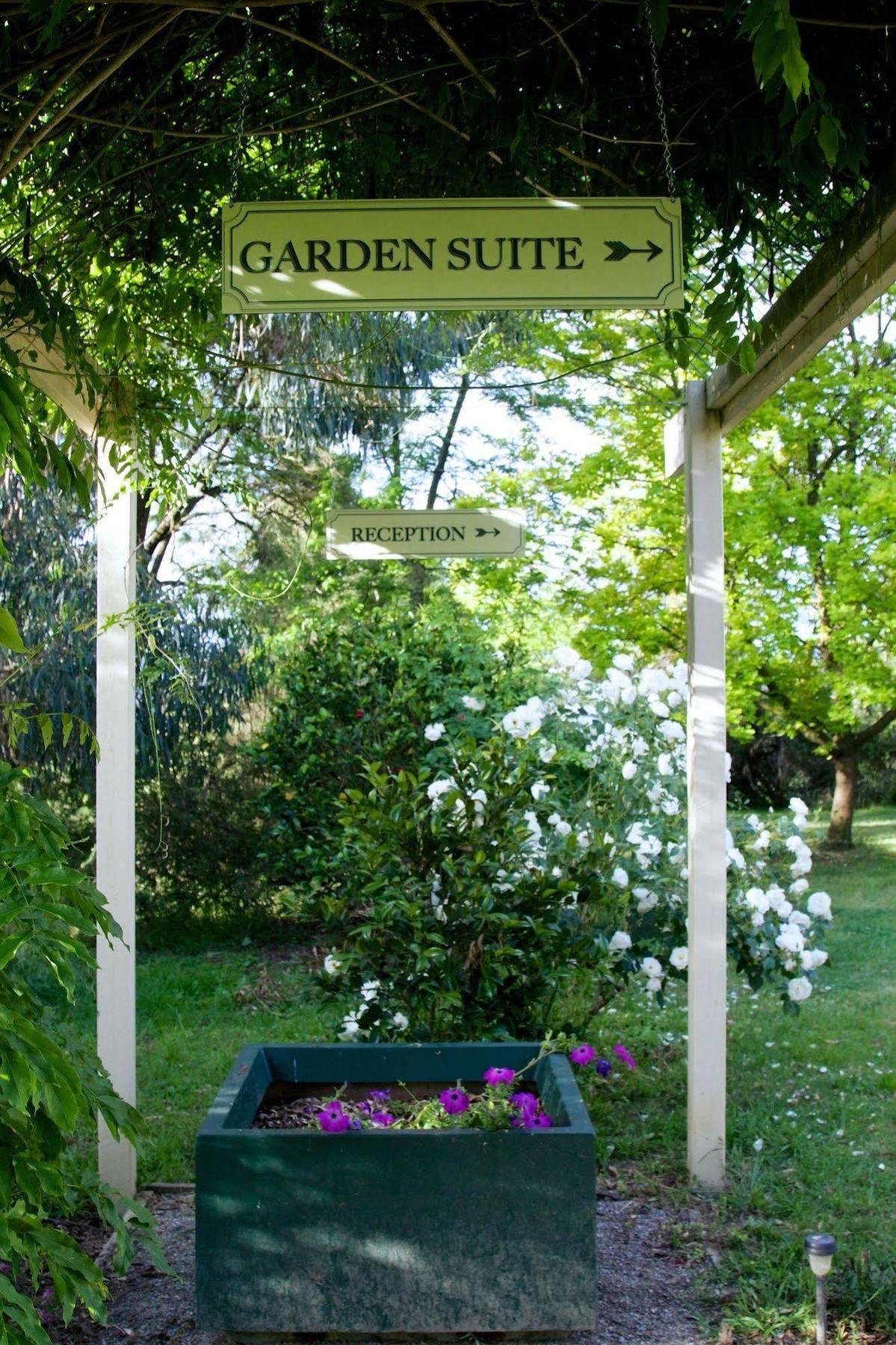 Holly Lane Mews Motel ยาร์ราเกลน ภายนอก รูปภาพ